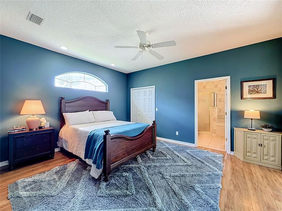 For Sale: $349,900 (3 beds, 2 baths, 1830 Square Feet)