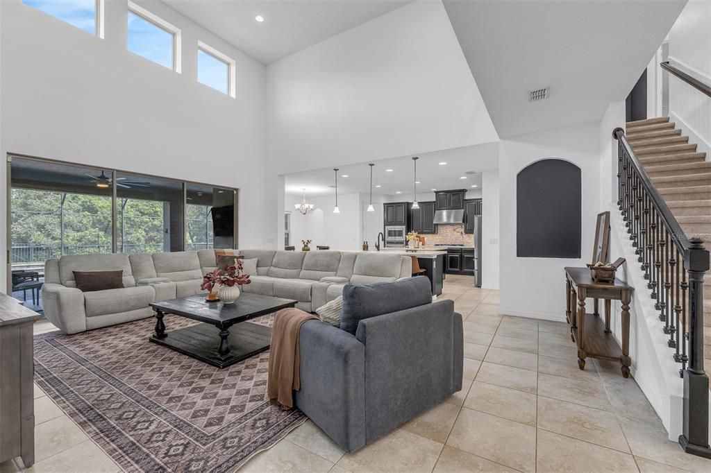 For Sale: $960,000 (6 beds, 5 baths, 4341 Square Feet)