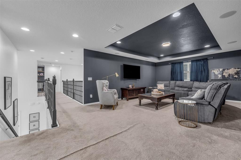 For Sale: $960,000 (6 beds, 5 baths, 4341 Square Feet)