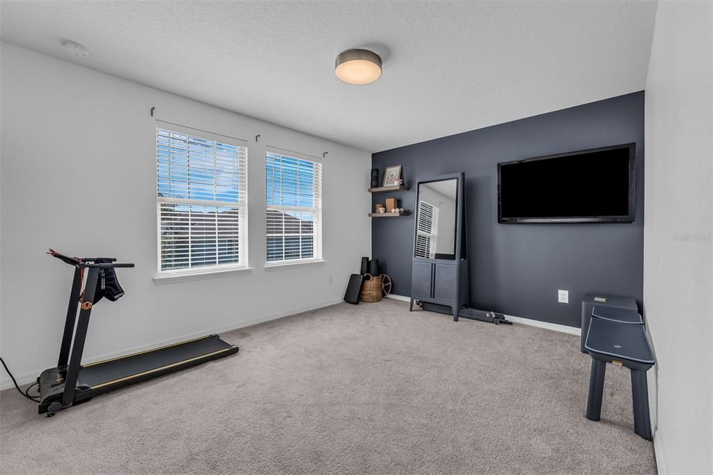 For Sale: $960,000 (6 beds, 5 baths, 4341 Square Feet)