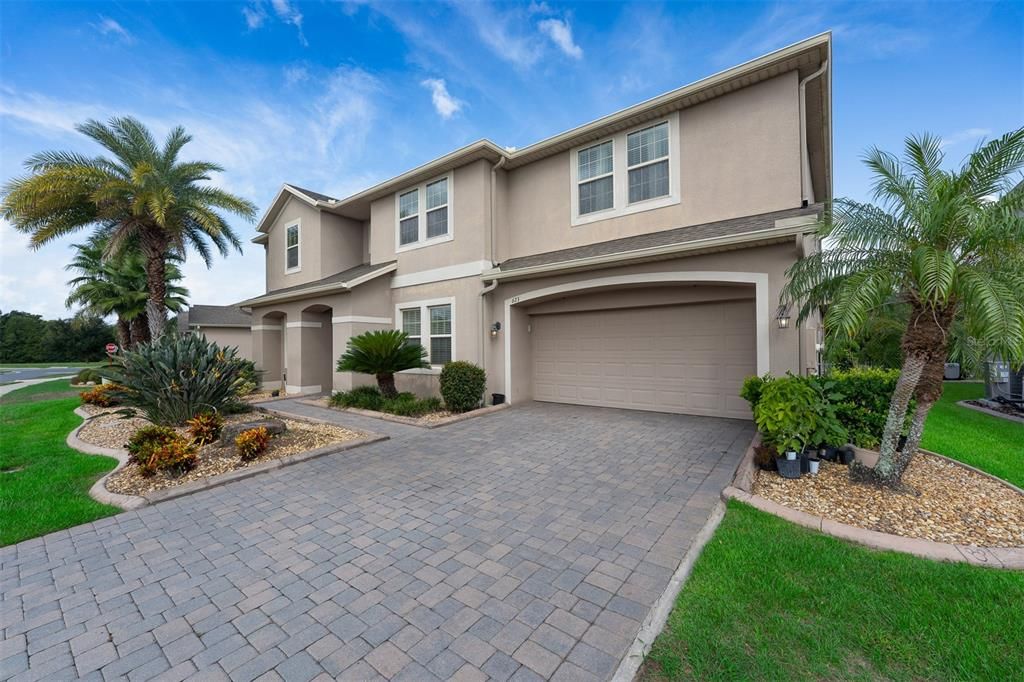 For Sale: $960,000 (6 beds, 5 baths, 4341 Square Feet)