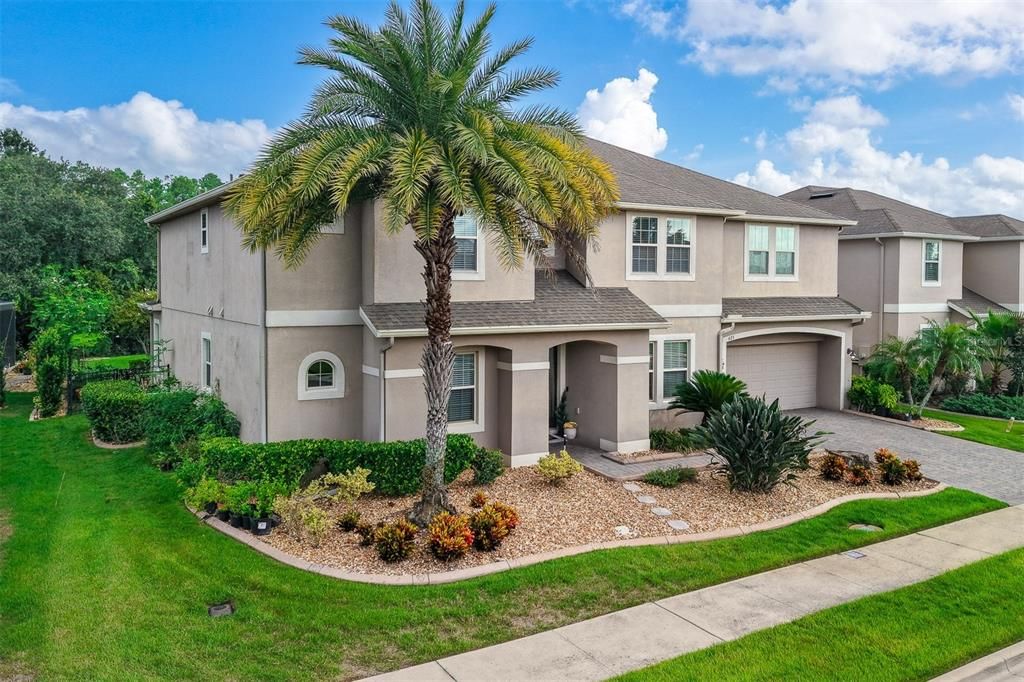 For Sale: $960,000 (6 beds, 5 baths, 4341 Square Feet)