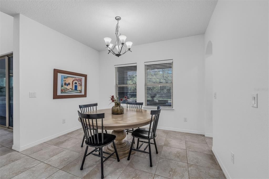 For Sale: $960,000 (6 beds, 5 baths, 4341 Square Feet)