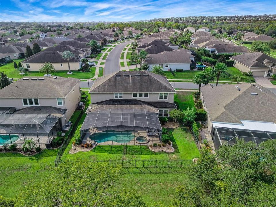 For Sale: $960,000 (6 beds, 5 baths, 4341 Square Feet)