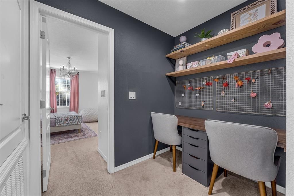 For Sale: $960,000 (6 beds, 5 baths, 4341 Square Feet)