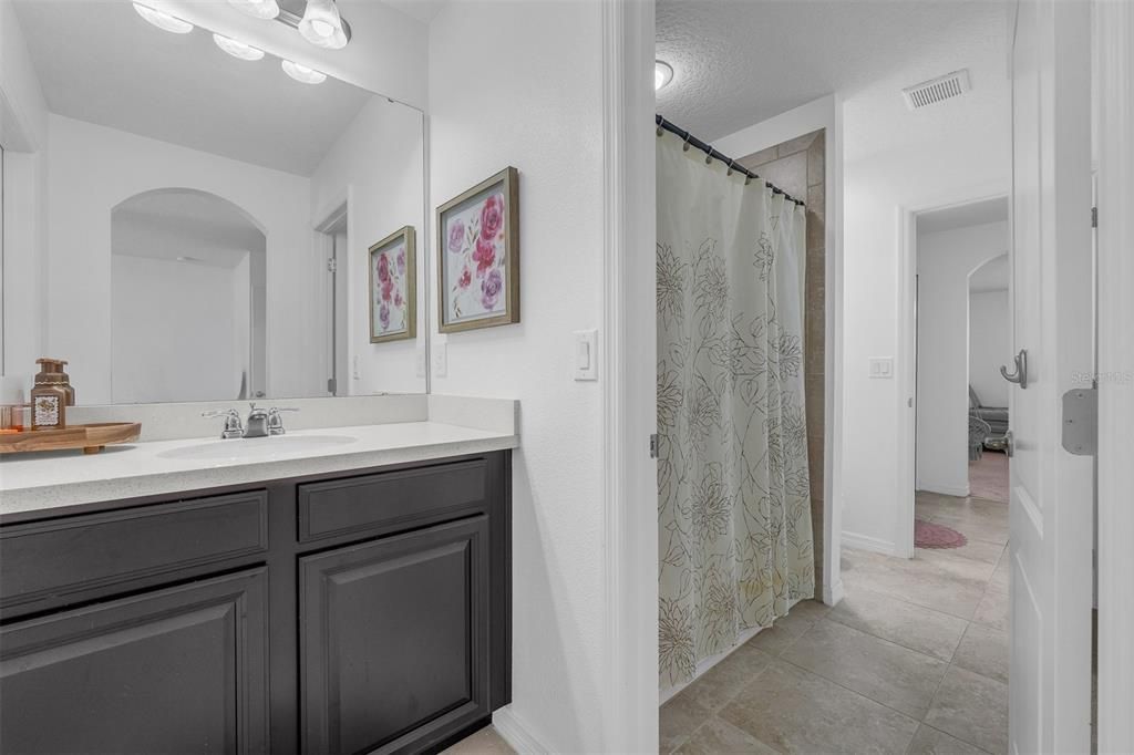 For Sale: $960,000 (6 beds, 5 baths, 4341 Square Feet)