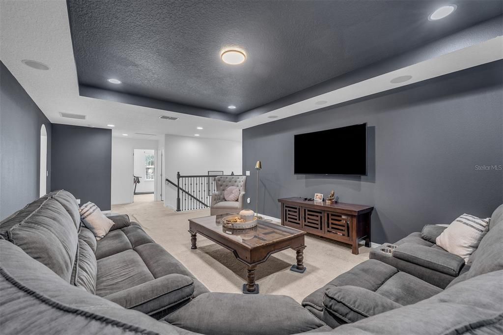 For Sale: $960,000 (6 beds, 5 baths, 4341 Square Feet)