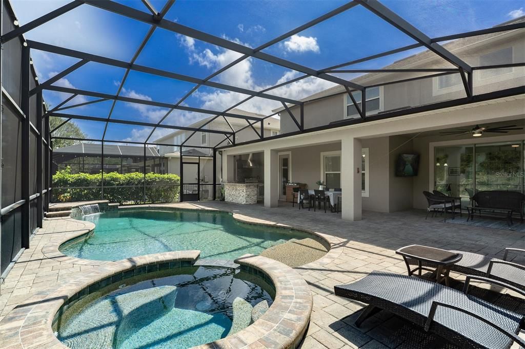 For Sale: $960,000 (6 beds, 5 baths, 4341 Square Feet)