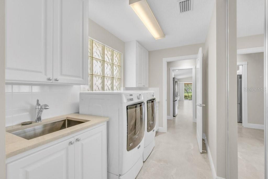 For Sale: $459,427 (2 beds, 2 baths, 1534 Square Feet)