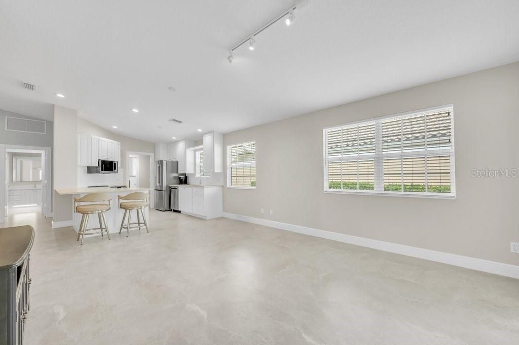 For Sale: $459,427 (2 beds, 2 baths, 1534 Square Feet)