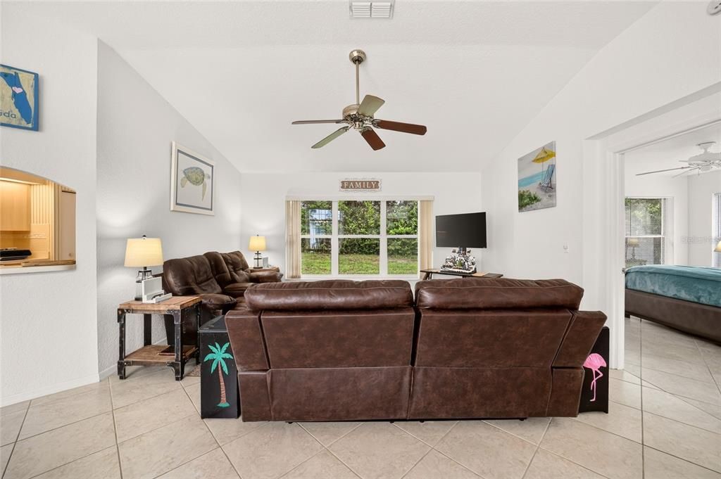 For Sale: $219,500 (2 beds, 2 baths, 1546 Square Feet)