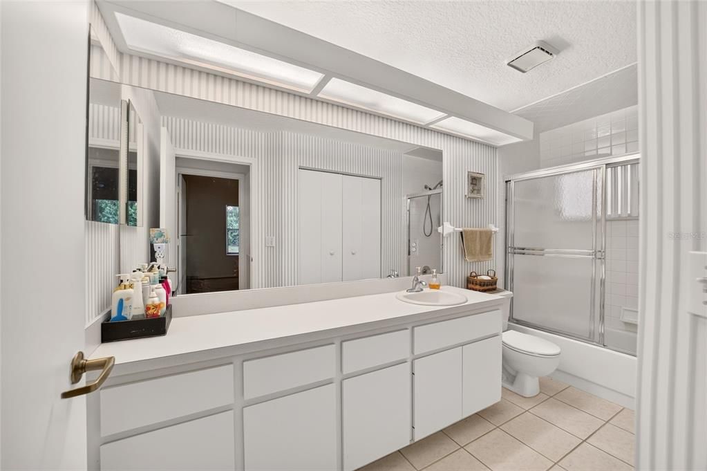 For Sale: $219,500 (2 beds, 2 baths, 1546 Square Feet)