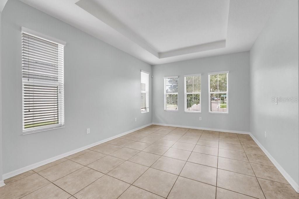 En Venta: $519,900 (5 camas, 3 baños, 3600 Pies cuadrados)