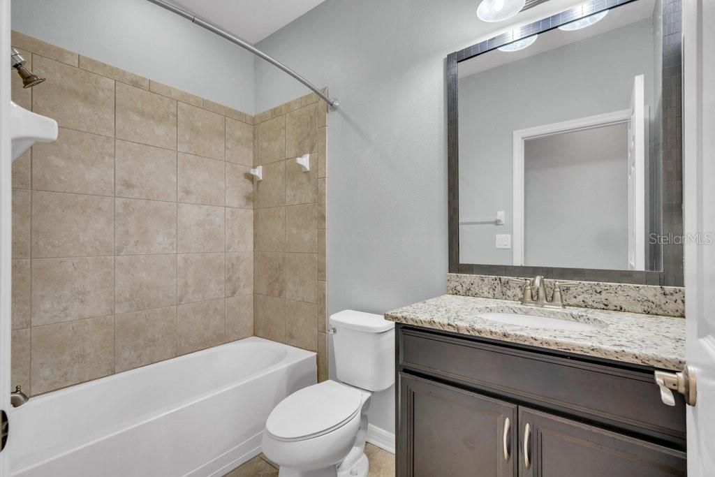 En Venta: $519,900 (5 camas, 3 baños, 3600 Pies cuadrados)