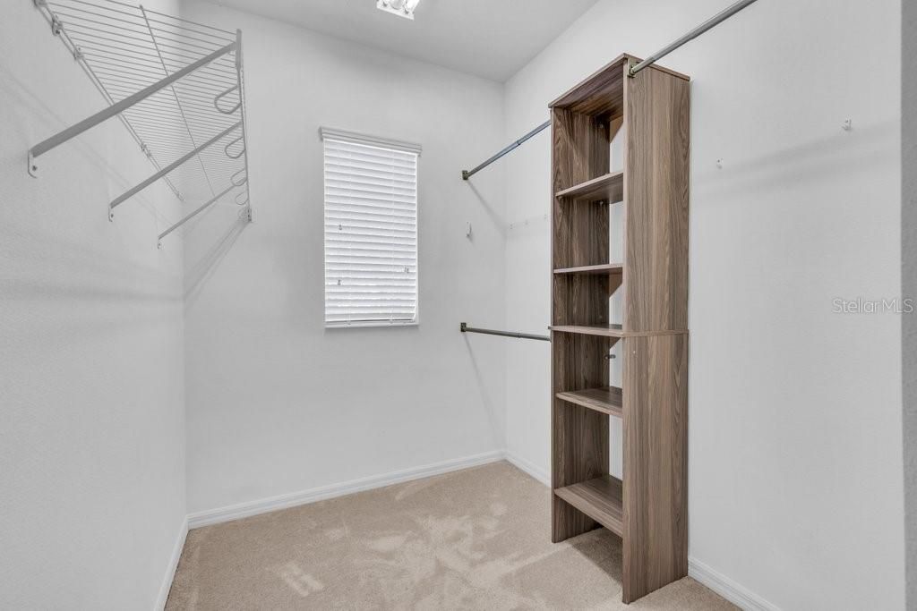 En Venta: $519,900 (5 camas, 3 baños, 3600 Pies cuadrados)