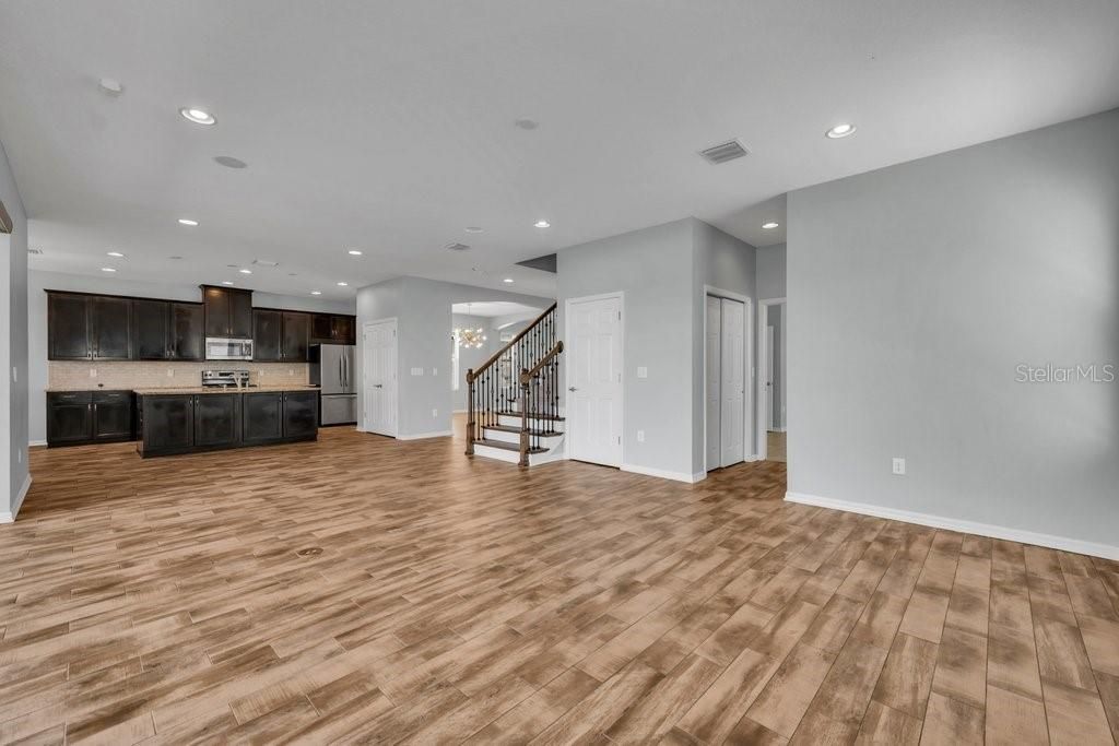En Venta: $519,900 (5 camas, 3 baños, 3600 Pies cuadrados)