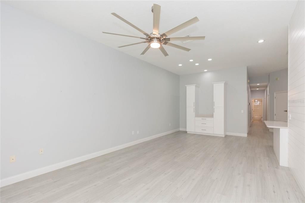 En Venta: $290,000 (3 camas, 2 baños, 1751 Pies cuadrados)