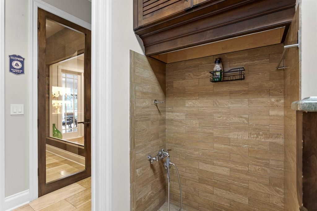 For Sale: $2,400,000 (4 beds, 3 baths, 5352 Square Feet)