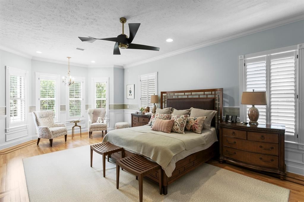 For Sale: $2,400,000 (4 beds, 3 baths, 5352 Square Feet)