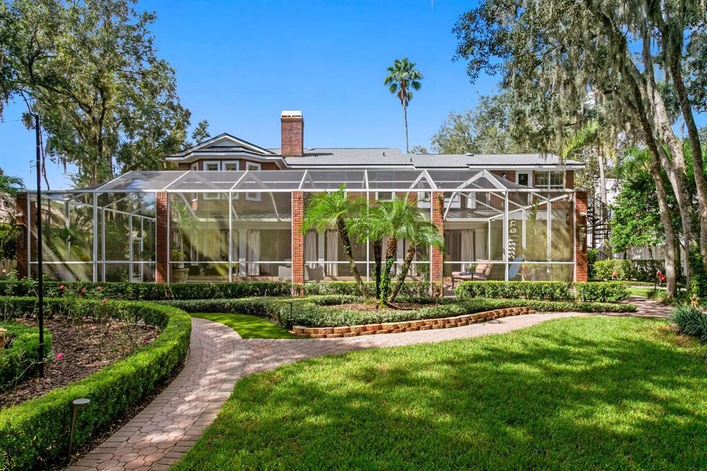 For Sale: $2,400,000 (4 beds, 3 baths, 5352 Square Feet)