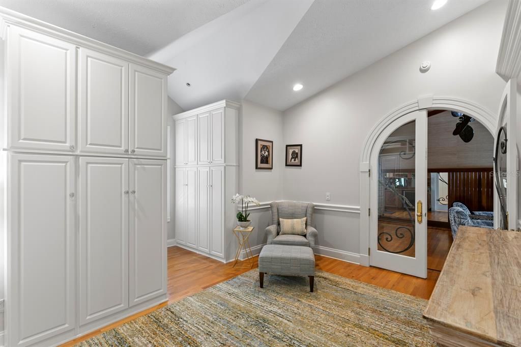 For Sale: $2,400,000 (4 beds, 3 baths, 5352 Square Feet)