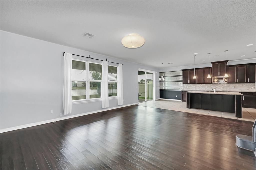 For Sale: $679,000 (5 beds, 3 baths, 3509 Square Feet)