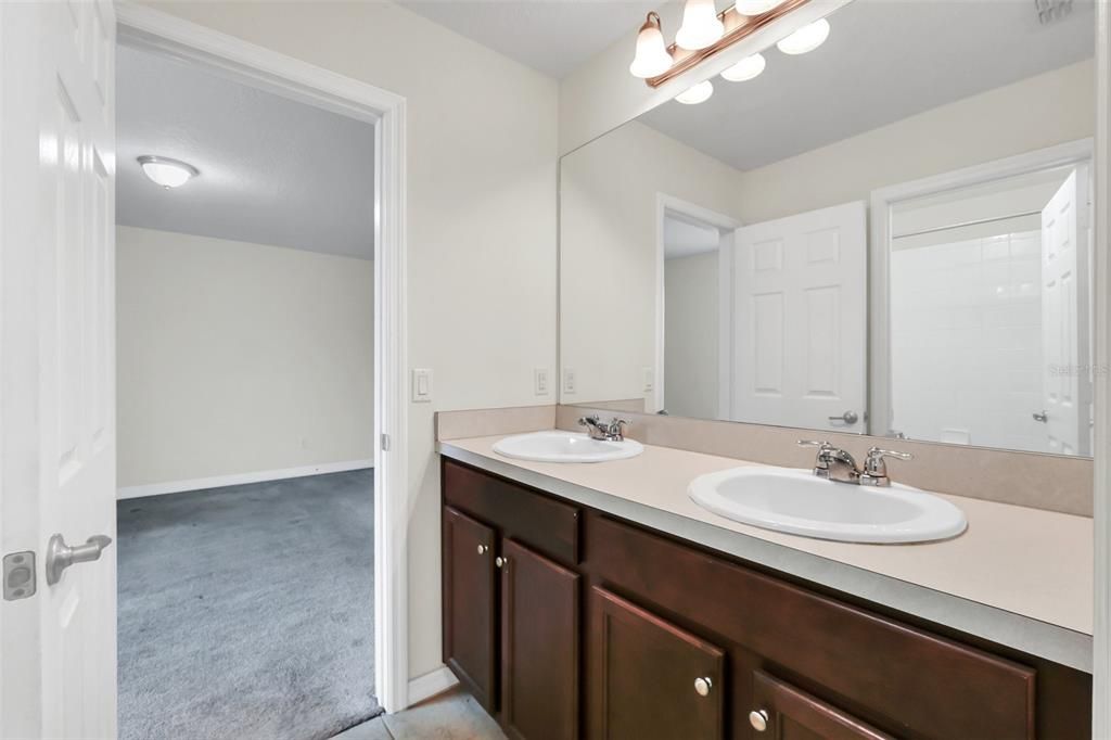 For Sale: $679,000 (5 beds, 3 baths, 3509 Square Feet)