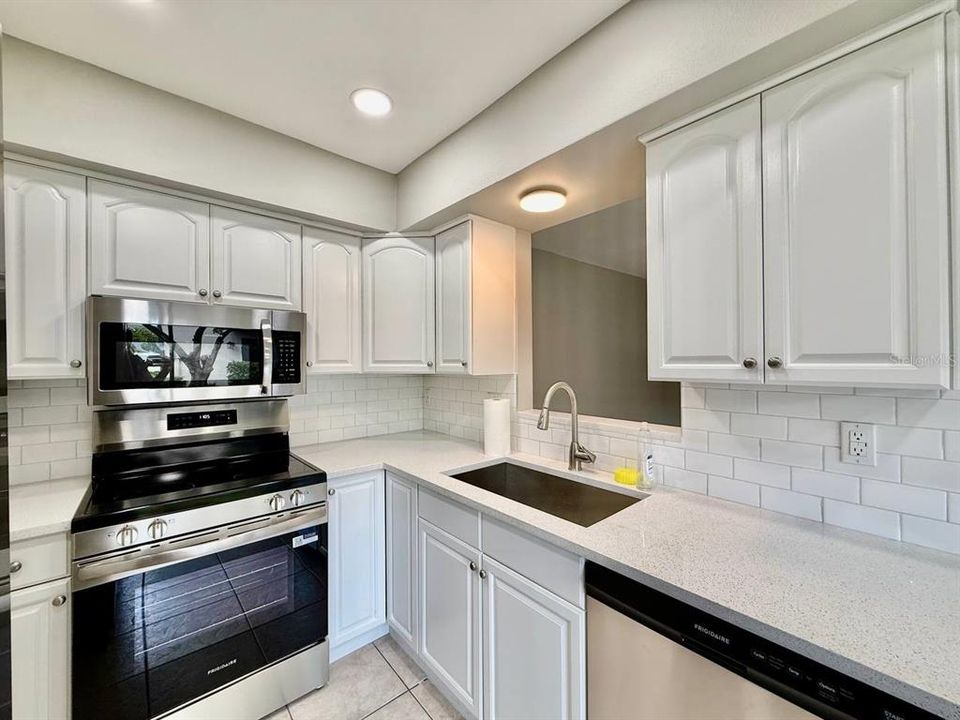 For Rent: $2,000 (2 beds, 2 baths, 1120 Square Feet)
