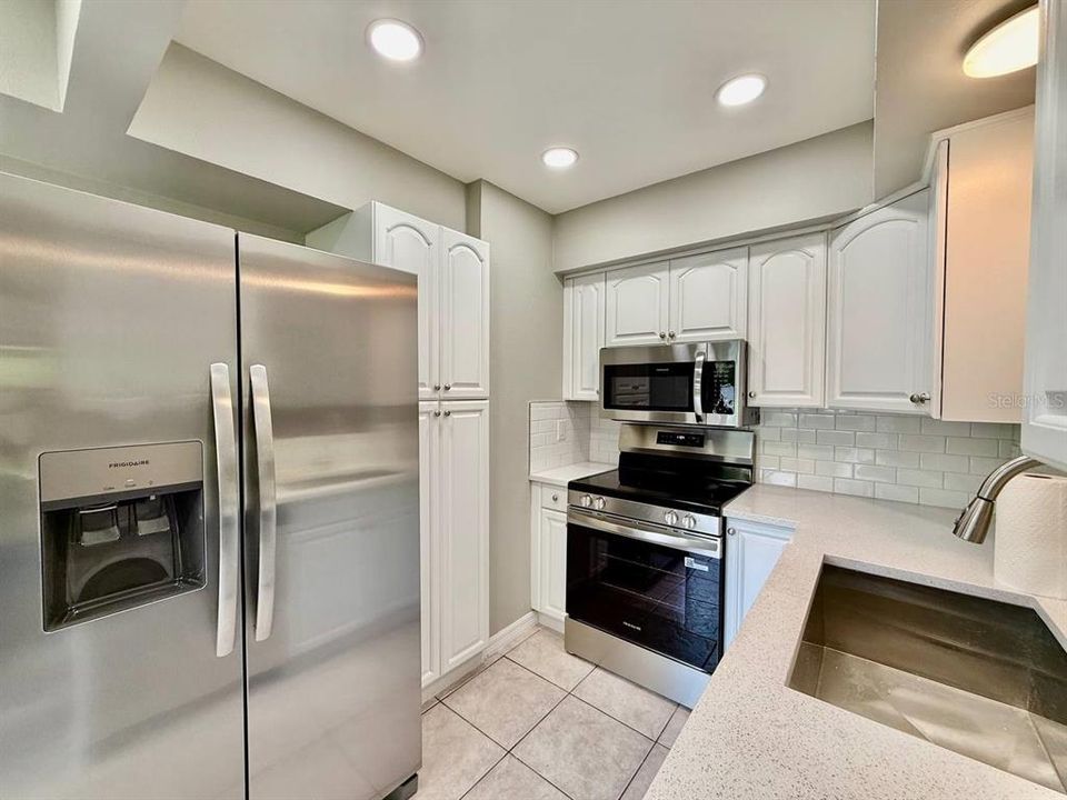 For Rent: $2,000 (2 beds, 2 baths, 1120 Square Feet)