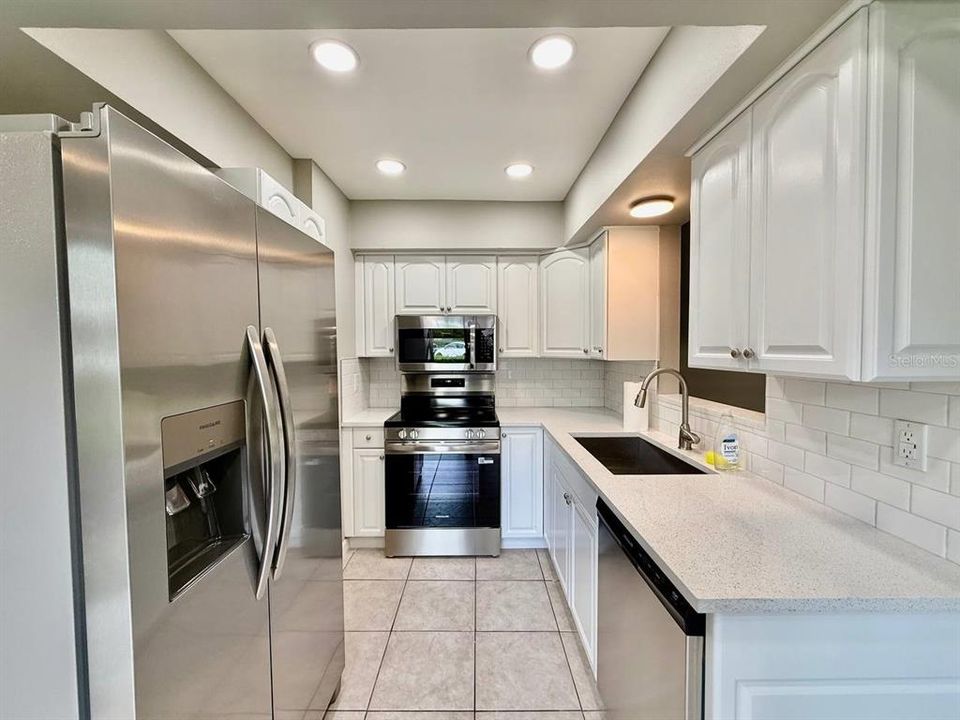 For Rent: $2,000 (2 beds, 2 baths, 1120 Square Feet)