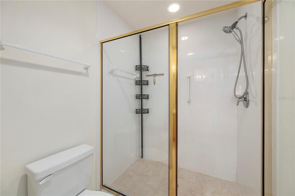 На продажу: $225,000 (2 спален, 2 ванн, 1291 Квадратных фут)