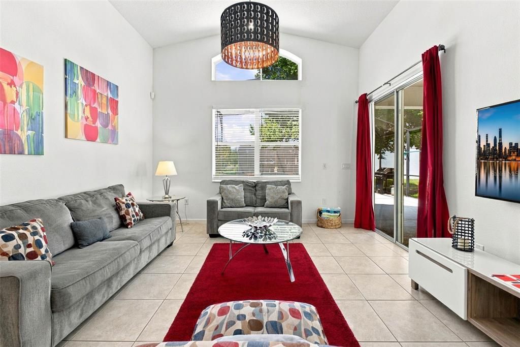 En Venta: $475,000 (4 camas, 3 baños, 1848 Pies cuadrados)
