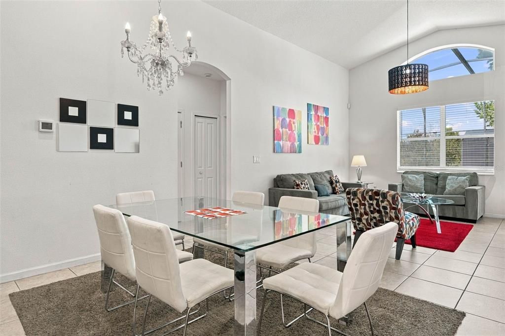 En Venta: $475,000 (4 camas, 3 baños, 1848 Pies cuadrados)