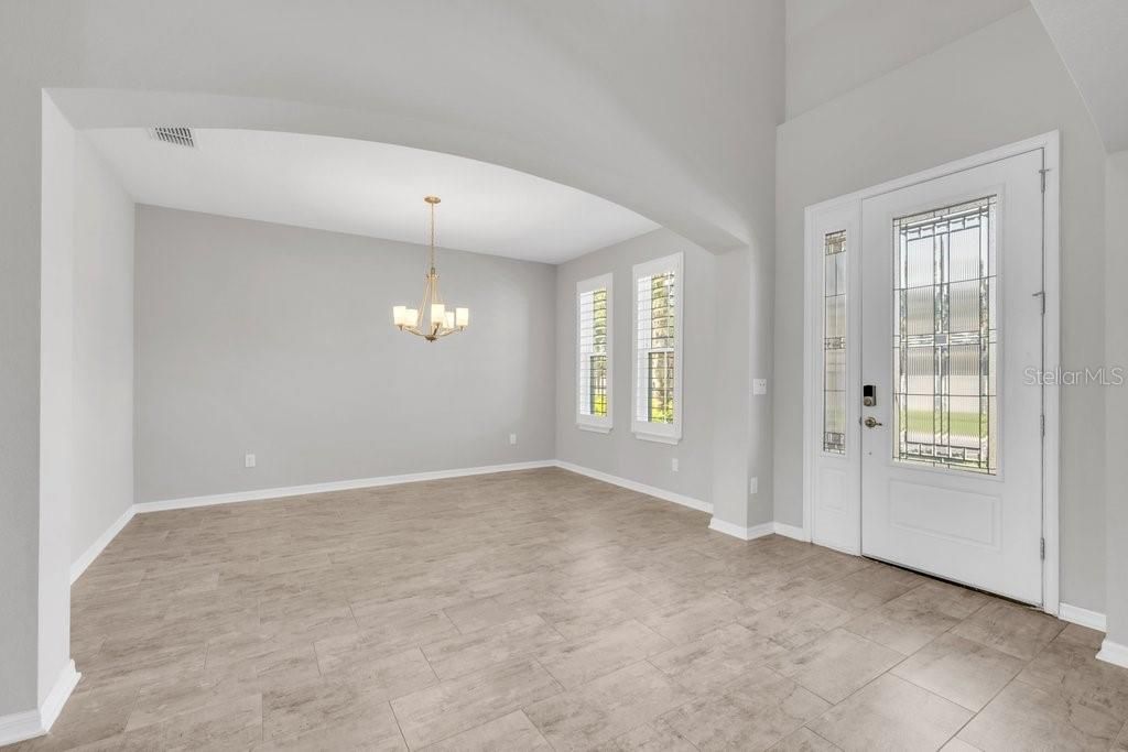En Venta: $875,000 (6 camas, 4 baños, 4239 Pies cuadrados)