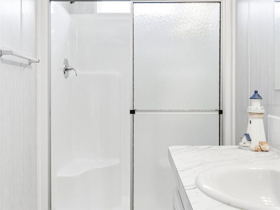 For Sale: $189,900 (2 beds, 2 baths, 990 Square Feet)