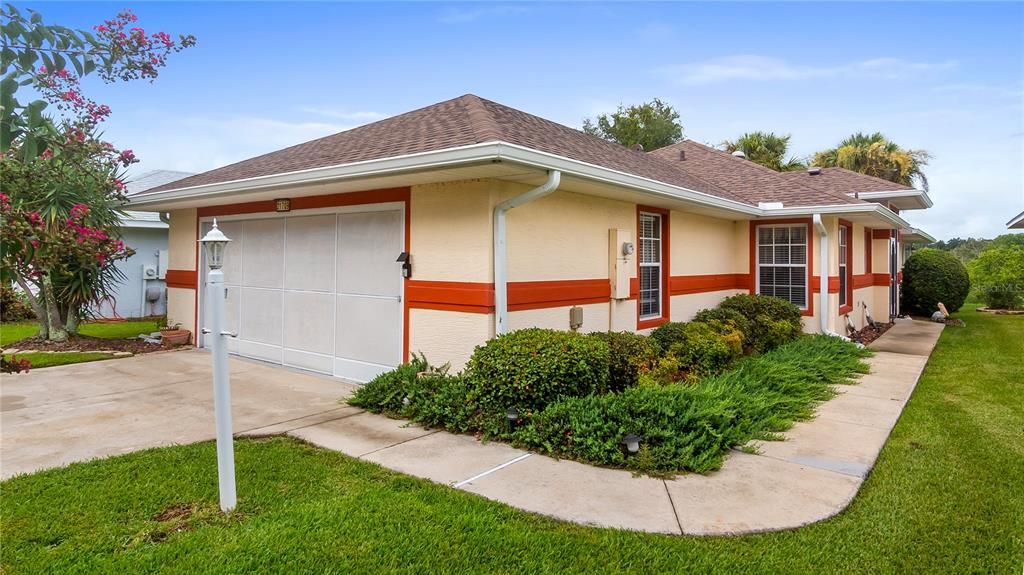 For Sale: $254,900 (2 beds, 2 baths, 1322 Square Feet)