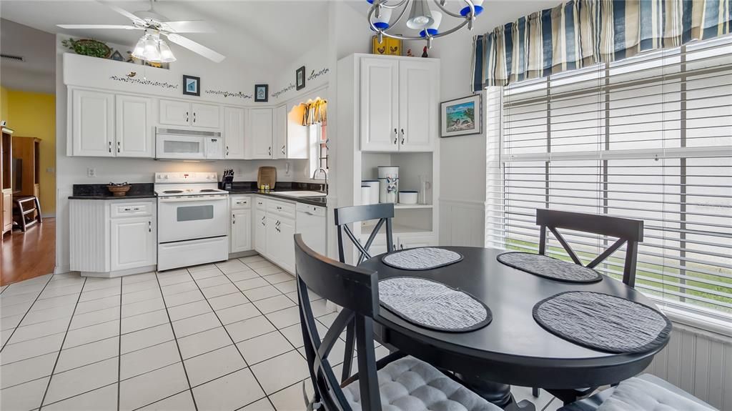 For Sale: $254,900 (2 beds, 2 baths, 1322 Square Feet)