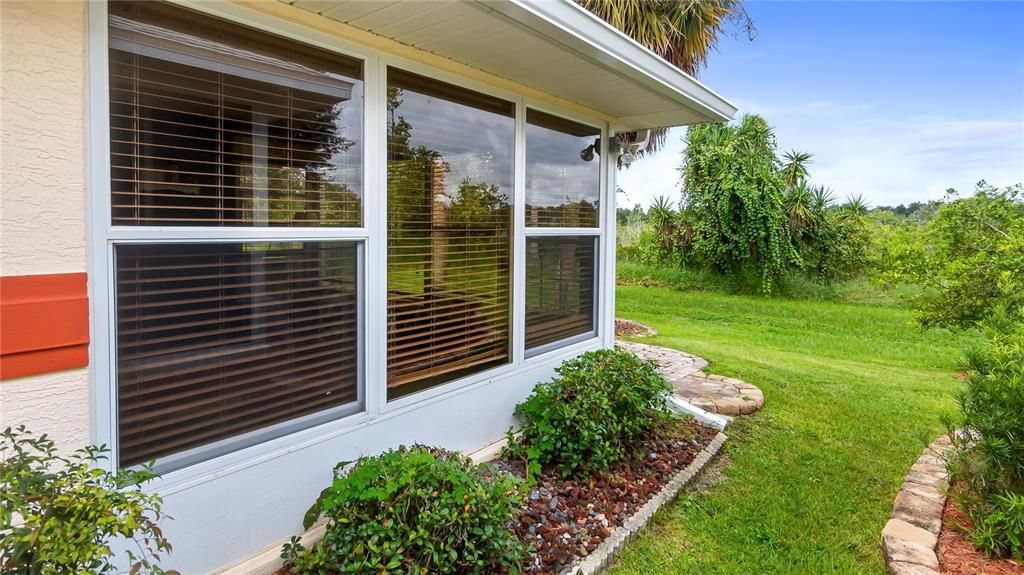For Sale: $254,900 (2 beds, 2 baths, 1322 Square Feet)