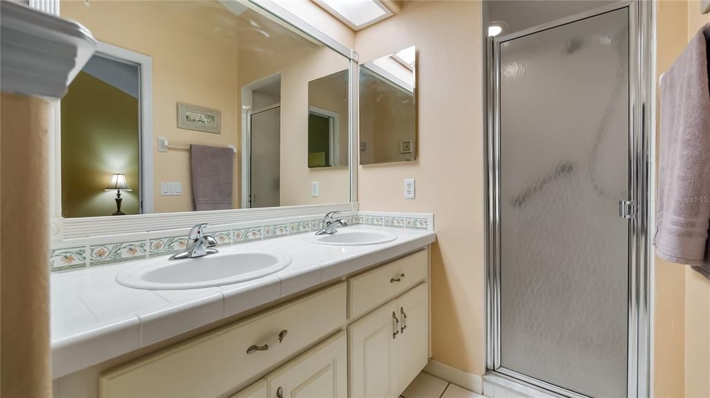 For Sale: $254,900 (2 beds, 2 baths, 1322 Square Feet)