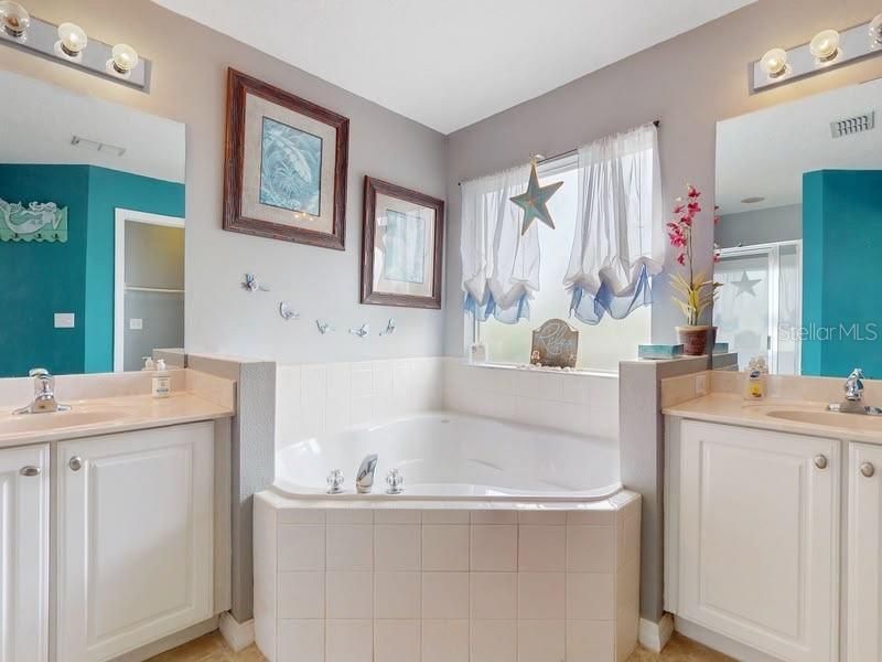 For Rent: $4,250 (7 beds, 6 baths, 3599 Square Feet)