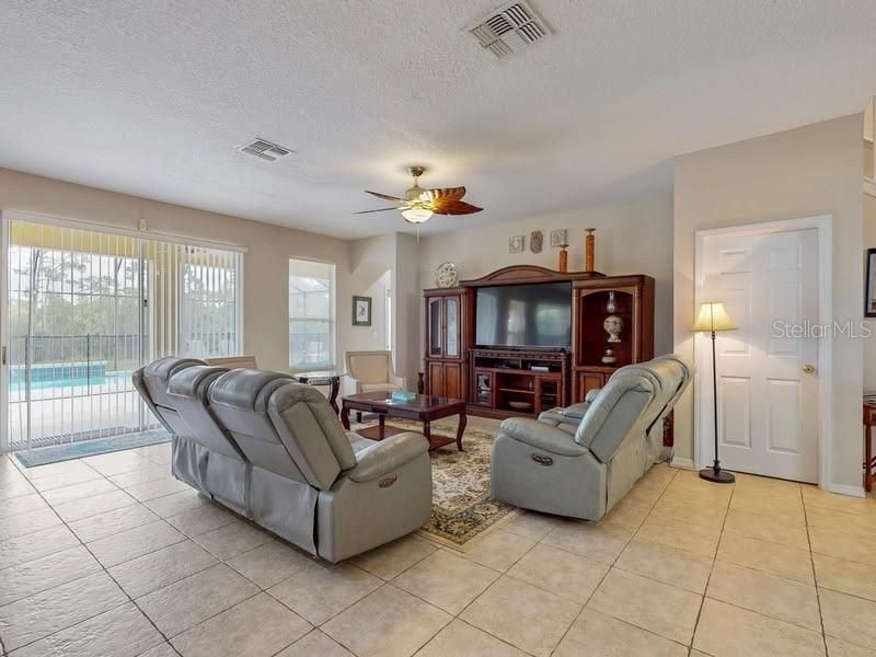 For Rent: $4,250 (7 beds, 6 baths, 3599 Square Feet)