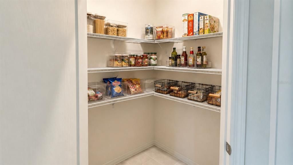 В аренду: $3,400 (5 спален, 3 ванн, 2696 Квадратных фут)