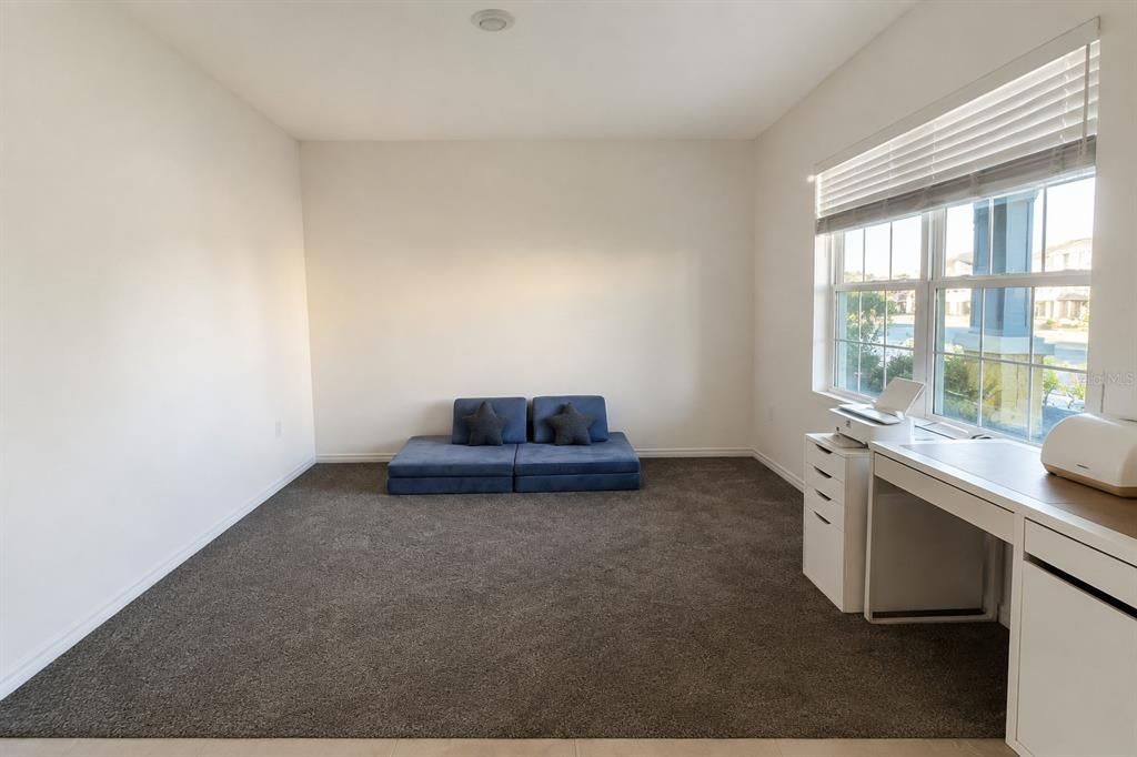 В аренду: $3,400 (5 спален, 3 ванн, 2696 Квадратных фут)