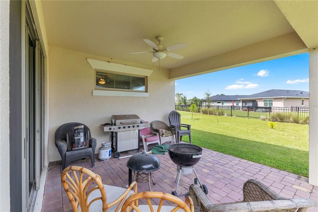 En Venta: $429,000 (3 camas, 3 baños, 2355 Pies cuadrados)
