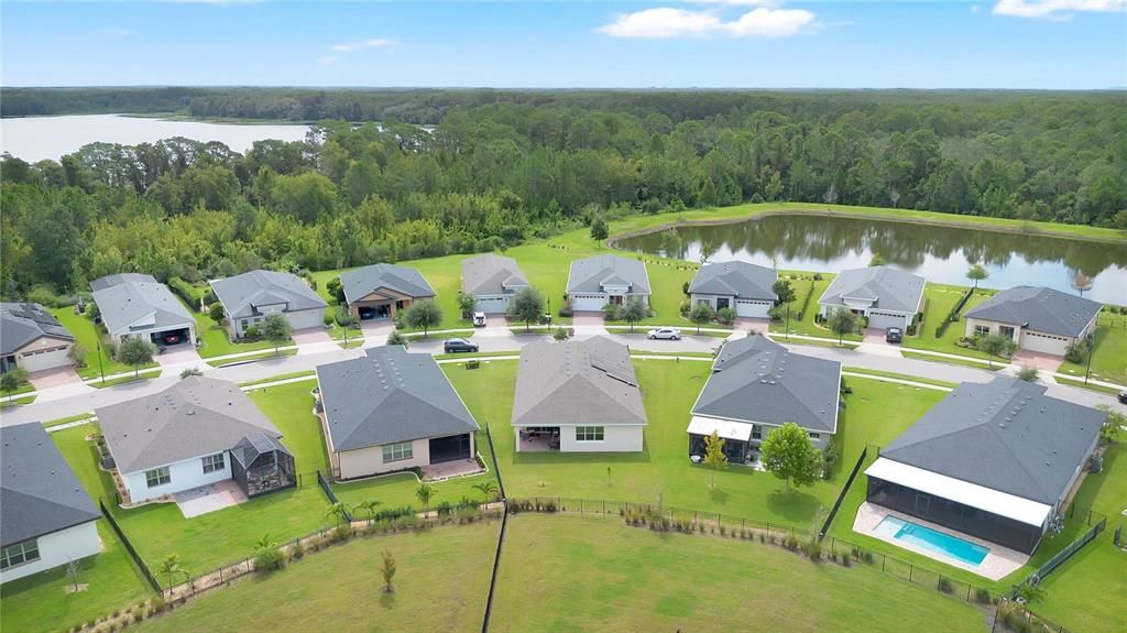 En Venta: $429,000 (3 camas, 3 baños, 2355 Pies cuadrados)