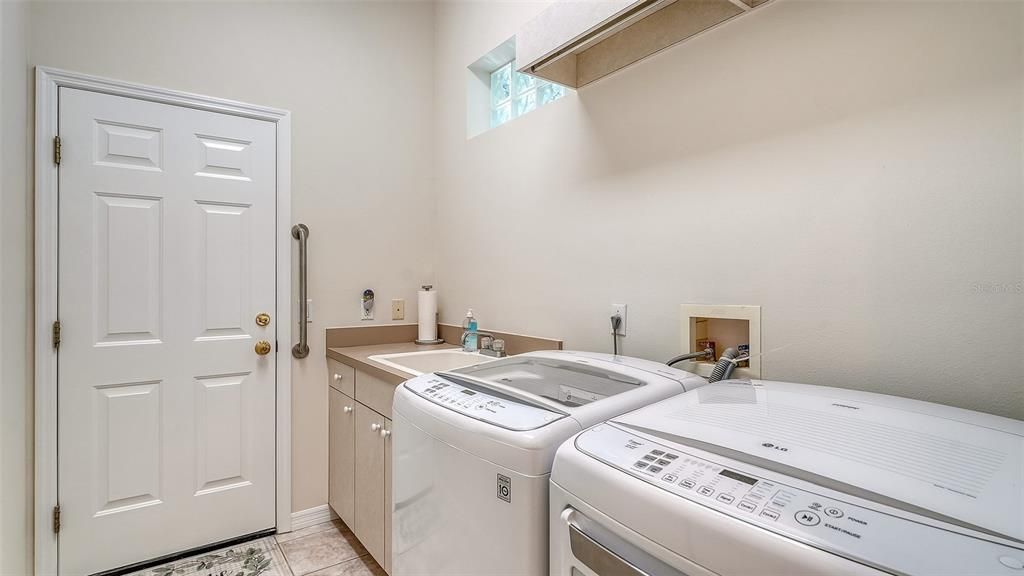 En Venta: $439,000 (3 camas, 2 baños, 1773 Pies cuadrados)