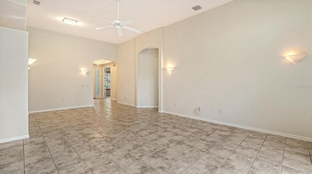 En Venta: $439,000 (3 camas, 2 baños, 1773 Pies cuadrados)