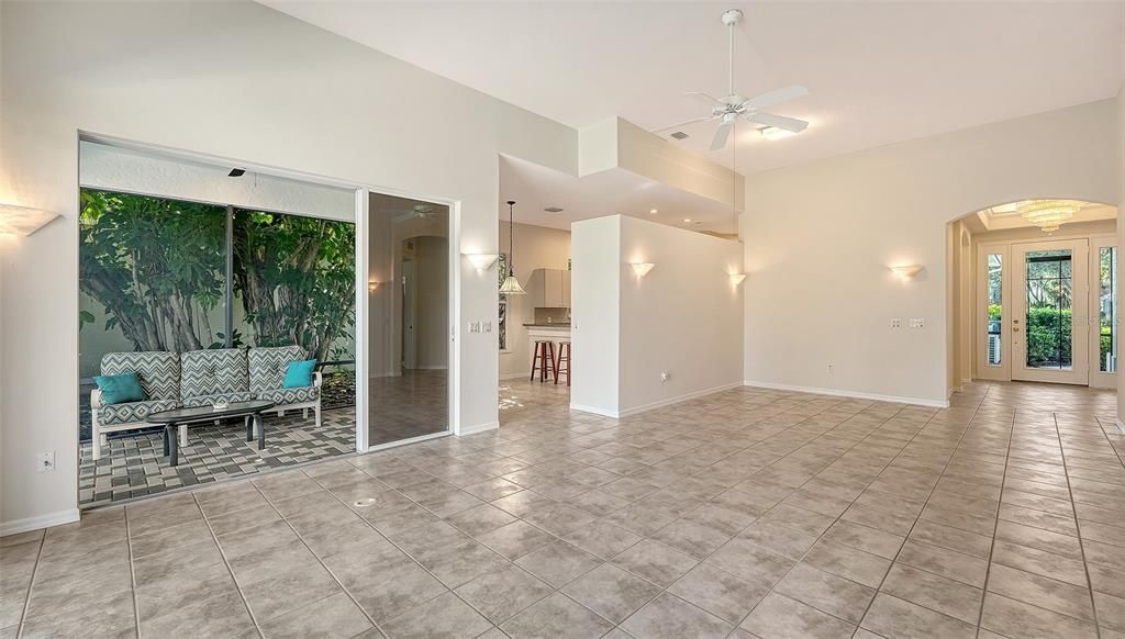 En Venta: $439,000 (3 camas, 2 baños, 1773 Pies cuadrados)