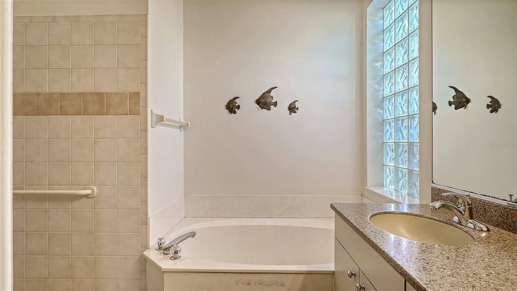 En Venta: $439,000 (3 camas, 2 baños, 1773 Pies cuadrados)