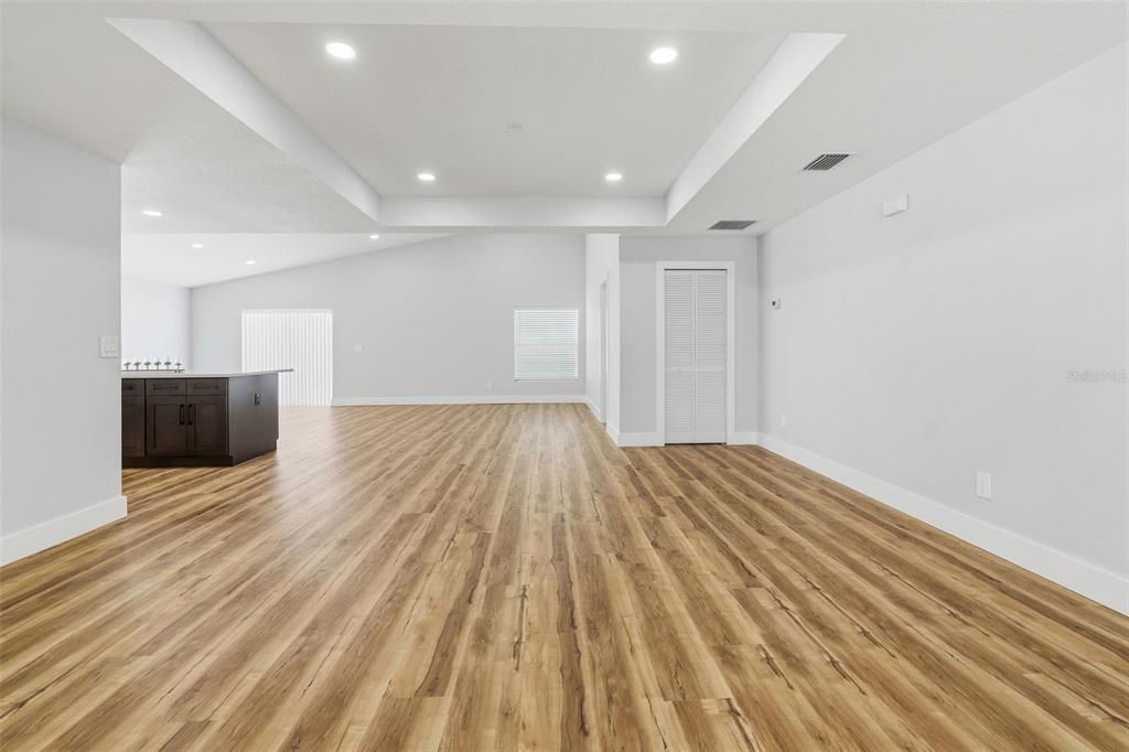 For Sale: $825,000 (3 beds, 2 baths, 2106 Square Feet)